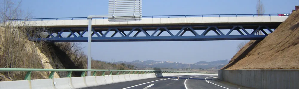 Puente y carretera de una obra de ingeniería civil de Cetres Enginyers